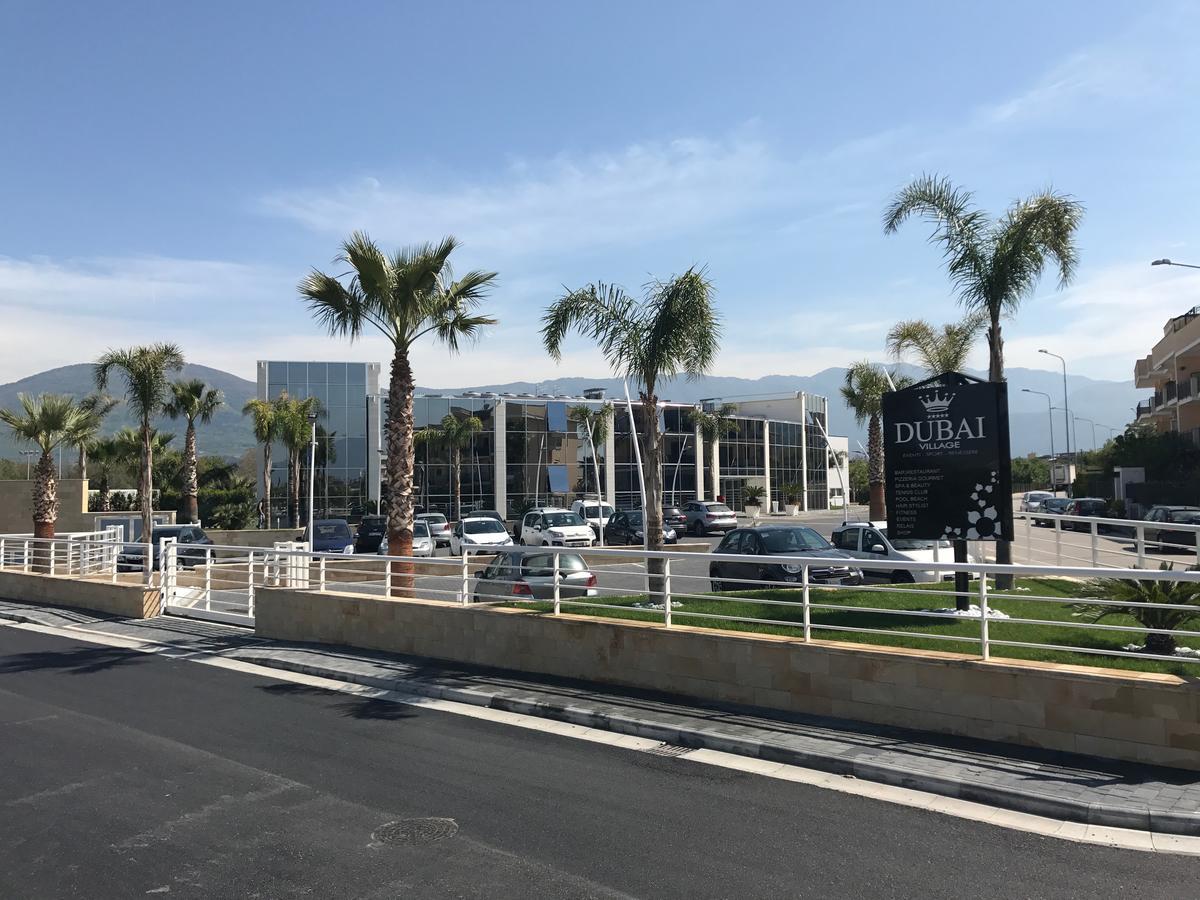 Dubaivillage Camposano Eksteriør billede